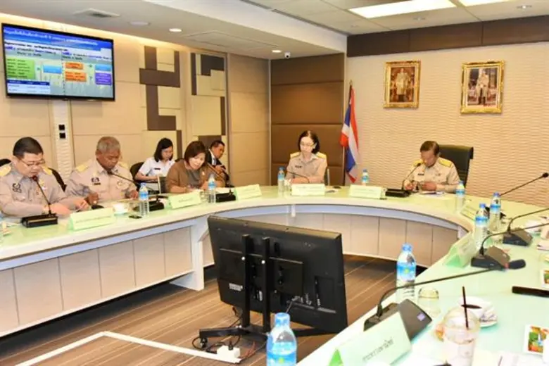 พลเอกฉัตรชัย สาริกัลยะ รัฐมนตรีว่าการกระท...