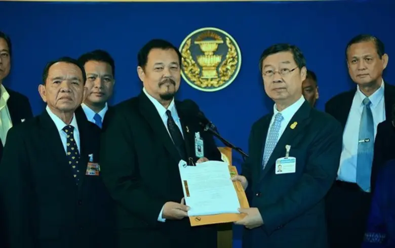 ช.ส.ค. ร่วมกับ สสท. ยื่นหนังสือเข้าชื่อของผู้แทนการเสนอร่าง พ.ร.บ.สหกรณ์ (ฉบับที่..) พ.ศ. .... (แก้ไขเพิ่มเติมพระราชบัญญัติสหกรณ์ พ.ศ.๒๕๔๒) ต่อรองประธานสภา สนช. คนที่ ๑