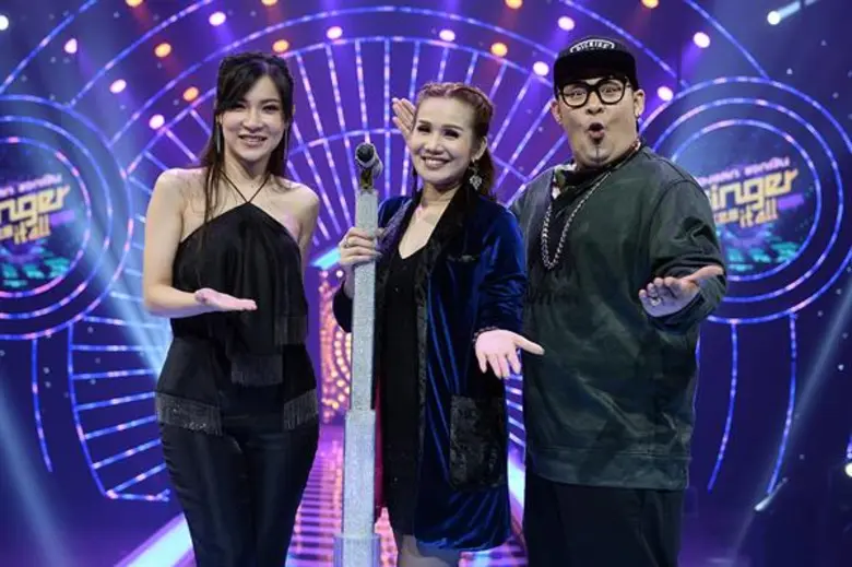 ทีวีไกด์: รายการ “ร้องแลก แจกเงิน Singer Takes It All” (ซิงเกอร์ เทคอิท ออล) “ต้นหอม” ร่วมมือ “ดีเจเชาเชา” หักหลัง “บอสเอ-วราวุธ” หวังฮุบรายการ “ร้องแลก แจกเงินฯ” เป็นของตัวเอง