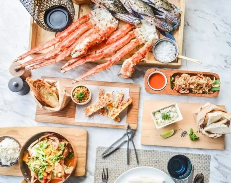 พบกับอาหารสไตล์บุฟเฟ่ต์นานาชาติน่าลิ้มลอง...