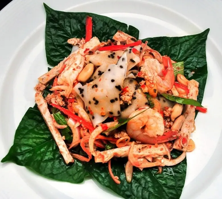 ห้องอาหารเวียดนาม ไซ่ง่อน ชั้น 2 โรงแรมเอ...