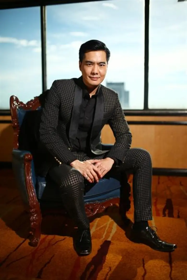 เคลลี่ สุดเท่ห์ กับบท “ท่านชายสดายุ”  สุภาพบุรุษผู้อบอุ่น ใน “ละอองดาว”