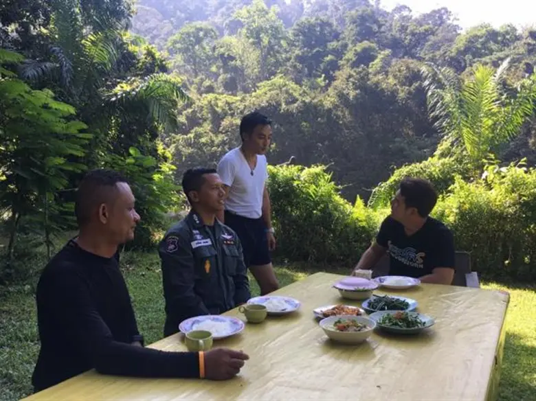 ทีวีไกด์: รายการ "สมุดโคจร On The Way" ภารกิจพิชิตผืนป่าฮาลาบาลา อเมซอนแห่งอาเซียน ใน สมุดโคจร On The Way