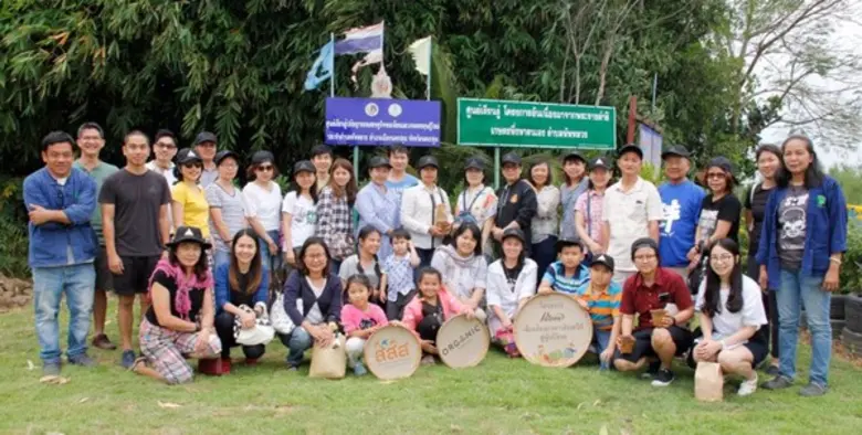 “ปฐม” จัดทริป ตะลุยสวน “พาคนกินคนปลูก” สำรวจต้นทางการผลิตอาหารอินทรีย์