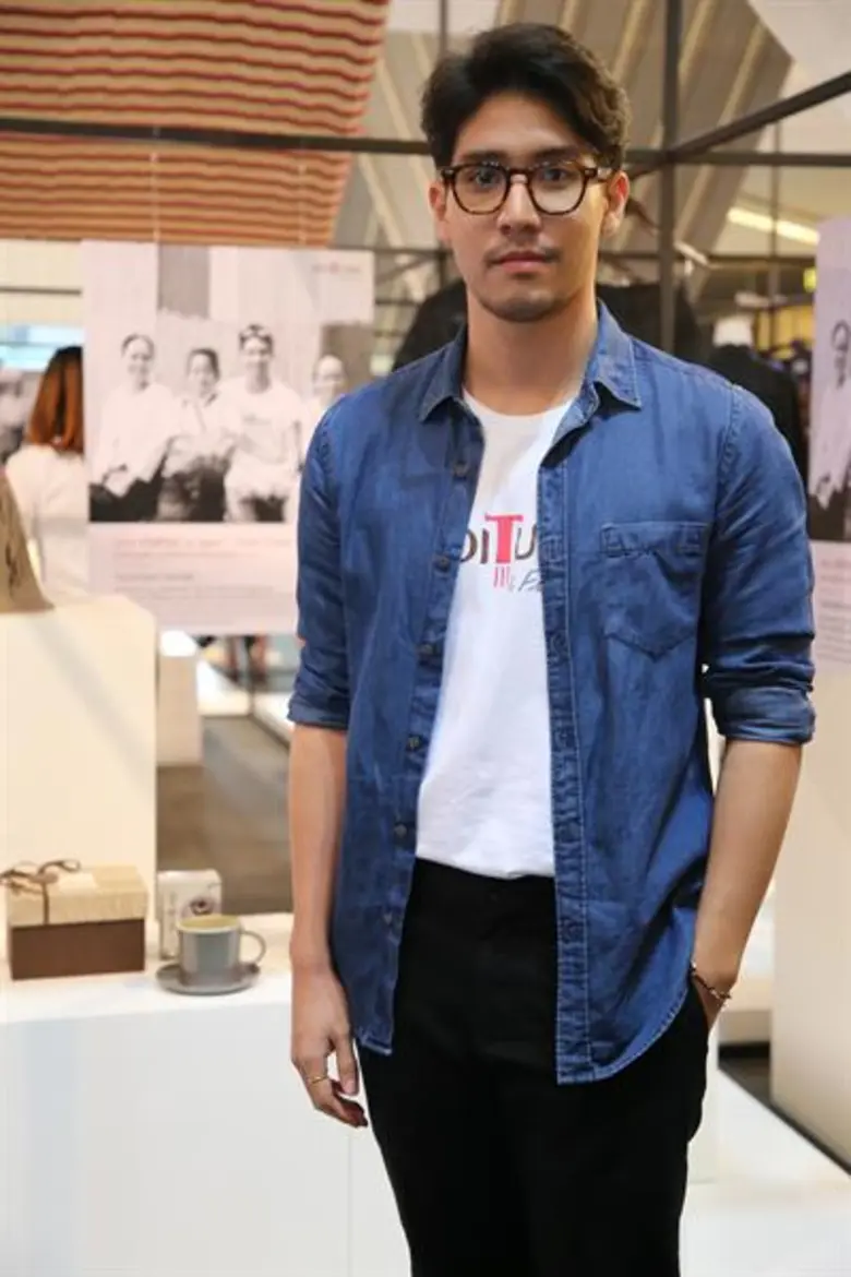 “กรรณ” โชว์ไอเดียดีไซน์เครื่องใช้เซรามิก หารายได้พัฒนา 'ชาวดอยตุง’ “เชอรี่ – นุ่น – ท็อป - จิ๊บ” ร่วมอุดหนุน