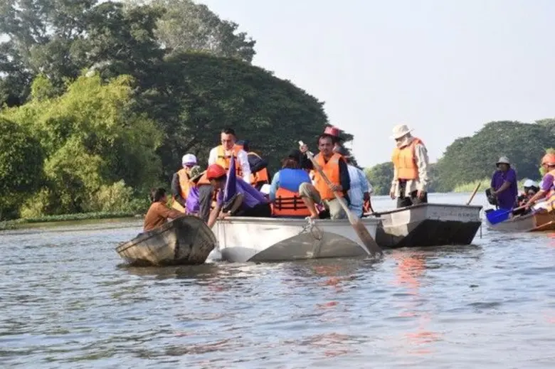 ผู้ว่าการการไฟฟ้าส่วนภูมิภาค ลงพื้นที่ตรวจเยี่ยมให้กำลังใจและมอบถุงยังชีพผู้ประสบภัยน้ำท่วมที่ จังหวัดพระนครศรีอยุธยา