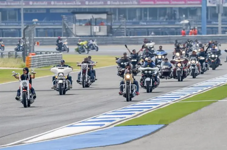 "บิ๊กเน" เนวิน ชิดชอบ บอสใหญ่ สนามช้างฯ จ...