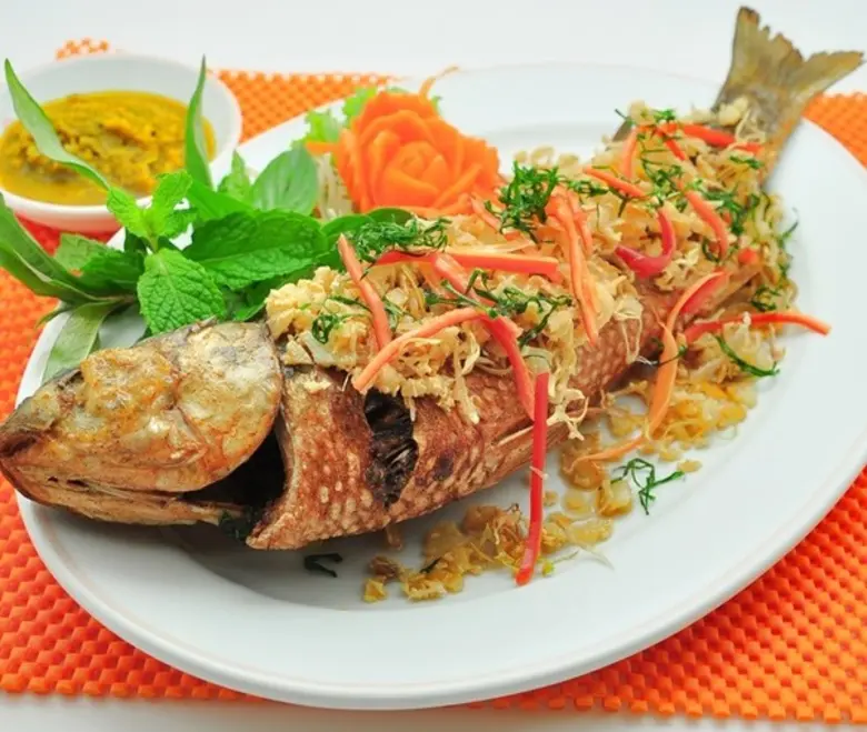 ห้องอาหารเวียดนาม ไซ่ง่อน ชั้น 2 โรงแรมเอ...