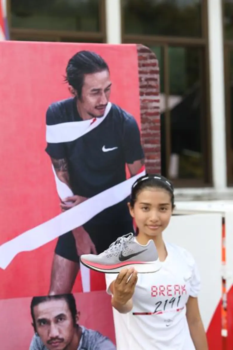 การทลายขีดจำกัดครั้งยิ่งใหญ่ได้เริ่มขึ้นแล้ว กับก้าวแรกของ ตูน อาทิวราห์ คงมาลัย ใน อ.เบตง จ.ยะลา