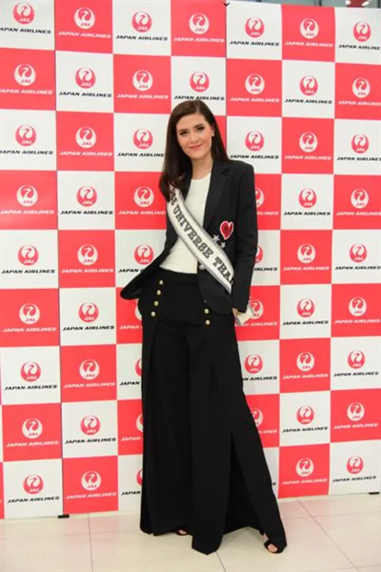 มารีญา พูลเลิศลาภ มิสยูนิเวิร์สไทยแลนด์ 2017 สวมชุดแบรนด์ SIRIVANNAVARI บินลัดฟ้าสู่ลาสเวกัส พร้อมประชันความงามบนเวทีมิสยูนิเวิร์ส 2017 ชมถ่ายทอด รอบตัดสินเต็มอิ่ม 3 ชั่วโมงทางช่อง 3 SD วันจันทร์ที่ 27 พ.ย. เวลา 7.00 น.