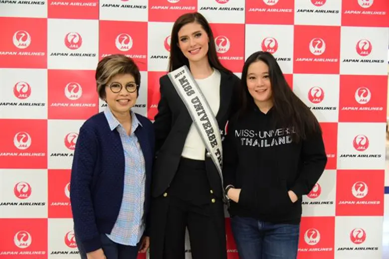 มารีญา พูลเลิศลาภ มิสยูนิเวิร์สไทยแลนด์ 2017 สวมชุดแบรนด์ SIRIVANNAVARI บินลัดฟ้าสู่ลาสเวกัส พร้อมประชันความงามบนเวทีมิสยูนิเวิร์ส 2017 ชมถ่ายทอด รอบตัดสินเต็มอิ่ม 3 ชั่วโมงทางช่อง 3 SD วันจันทร์ที่ 27 พ.ย. เวลา 7.00 น.