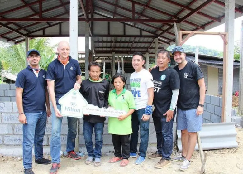 โรงแรมฮิลตัน พัทยา จับมือมูลนิธิที่อยู่อา...