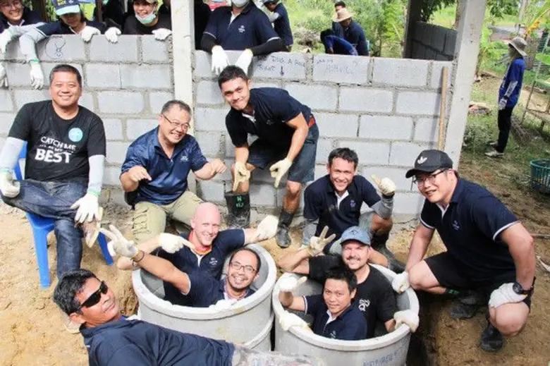 โรงแรมฮิลตัน พัทยา ร่วมกับมูลนิธิที่อยู่อาศัยฯ สร้างบ้านให้กับครอบครัวผู้ด้อยโอกาส จ.ชลบุรี