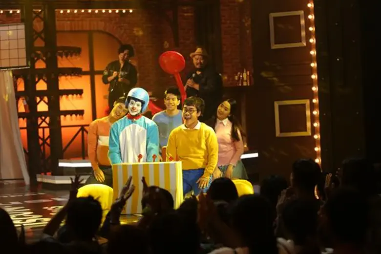 ทีวีไกด์: รายการ “LIP SYNC BATTLE THAILAND” เซอร์ไพร์สหนัก!!! “โจ๊ก” แปลงร่างเป็นโนบิตะ “ป๊อป” แต่งหญิงครั้งแรก “บุดด้าเบลส-ซาซ่า” ขึ้นแจมบนเวที