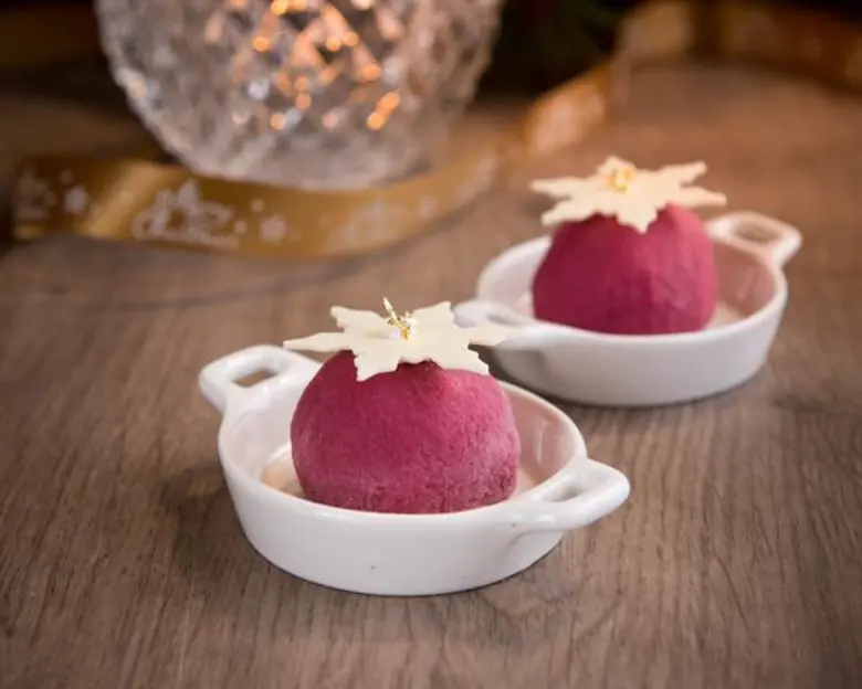 จิบน้ำชายามบ่ายฉลองเทศกาลแห่งความสุข ณ อัพแอนด์อะบัฟ บาร์