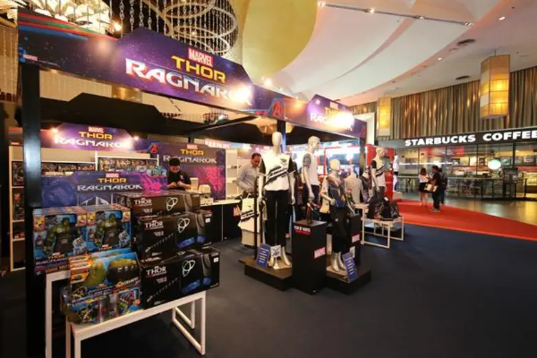 ดีสนีย์ ผุดไอเดีย MARVEL BOX กลางกรุง เอาใจแฟนหนังซูเปอร์ฮีโร่ ต้อนรับ Year of Marvel เปิดประเดิมด้วยภาพยนตร์เรื่อง Thor: Ragnarok