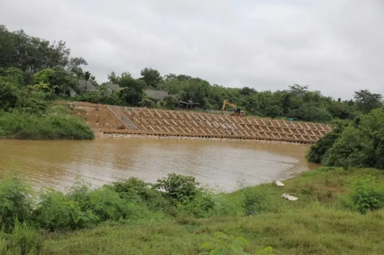 องคมนตรี ตรวจเยี่ยมและติดตามการดำเนินงานโครงการบรรเทาอุทกภัยอำเภอหาดใหญ่ ฯ จังหวัดสงขลา