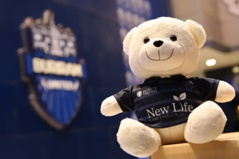 สมิติเวช สานฝันชีวิตใหม่ น้องแม็ก เด็กชาย (เคย) กระดูกสันหลังคด กระทบไหล่นักฟุตบอลในดวงใจ สโมสรฟุตบอล บุรีรัมย์ ยูไนเต็ด