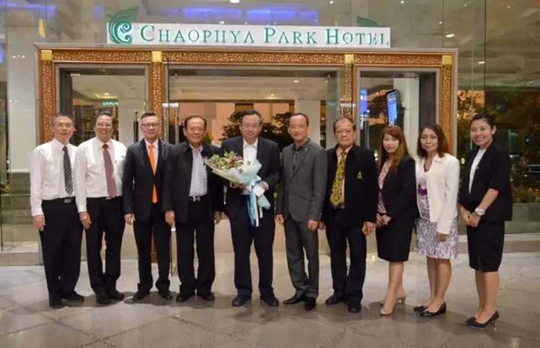 ตัวแทนฝ่ายบริหาร โรงแรมเจ้าพระยาปาร์ค – ถ...