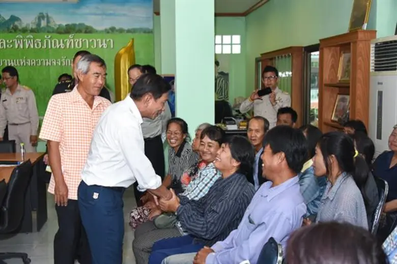 รัฐมนตรีเกษตรฯ ลงพื้นที่พบชาวบ้าน ตรวจแปลงทฤษฎีใหม่ จ.ราชบุรี ติดตามผลความสำเร็จ ทำได้จริง เห็นผลลดต้นทุนและรายจ่ายมากกว่า 500บาท/เดือน