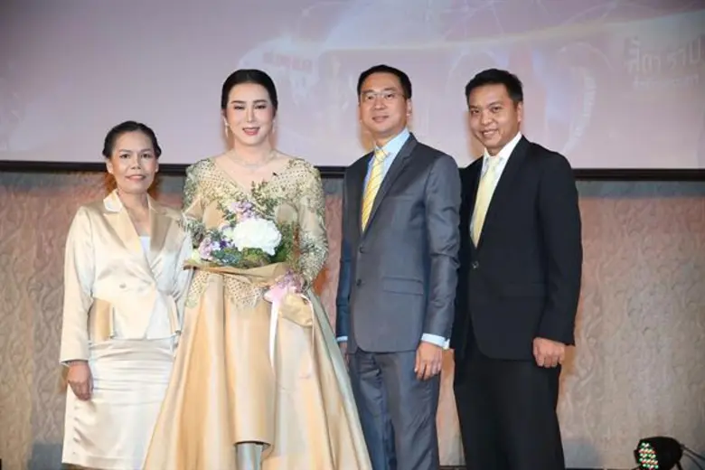 แม่มาแล้ว ""แอน จักรพงษ์"" แห่ง บริษัท เจ...