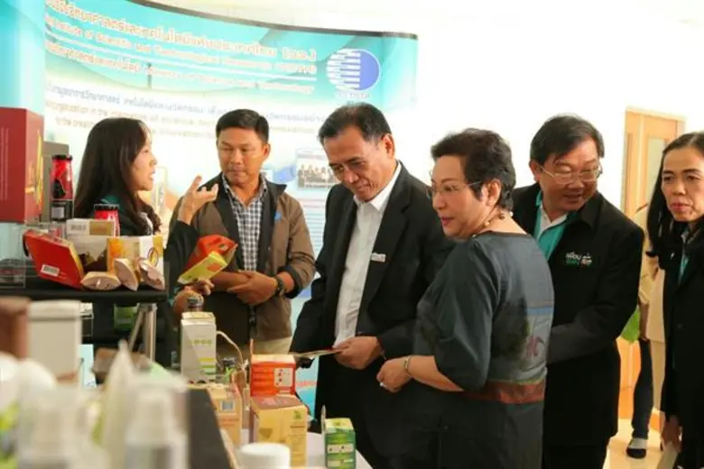 วว. ผนึกกำลังสมาคมเพื่อนชุมชน ส่งเสริมสนับสนุนการพัฒนาเมืองอุตสาหกรรมเชิงนิเวศ มุ่งยกระดับผู้ผลิตสินค้าท้องถิ่นกลุ่มเศรษฐกิจฐานรากจังหวัดระยองด้วย วทน.