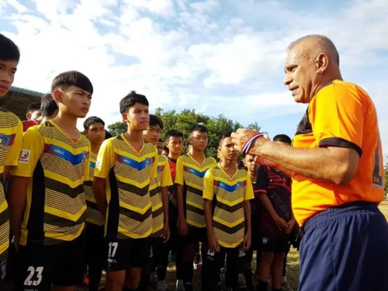 ม.ศรีปทุม สานฝันและส่งเสริมกีฬาให้เยาวชน “คลินิกกีฬาพี่สอนน้อง”