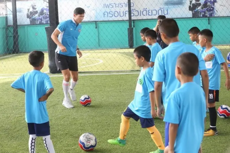 รพ.กรุงเทพพัทยา ร่วมกับ สโมสรพัทยา ยูไนเต็ด จัดอบรมทักษะฟุตบอลให้เยาวชน ในกิจกรรม SCORE YOUR GOAL