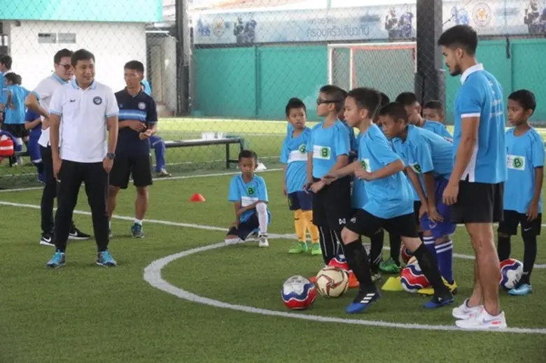 รพ.กรุงเทพพัทยา ร่วมกับ สโมสรพัทยา ยูไนเต็ด จัดอบรมทักษะฟุตบอลให้เยาวชน ในกิจกรรม SCORE YOUR GOAL