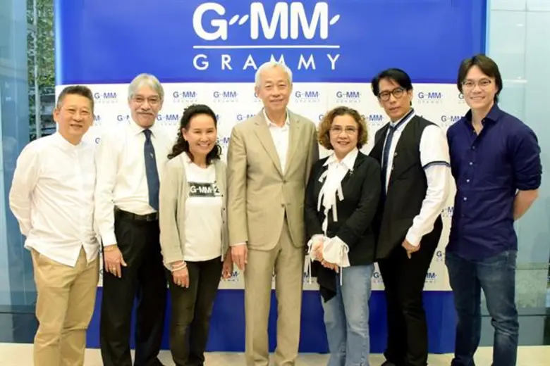 แกรมมี่ครบรอบ 34 ปี  จัดพิธีทำบุญ  ตักบาตรเพื่อความเป็นสิริมงคล