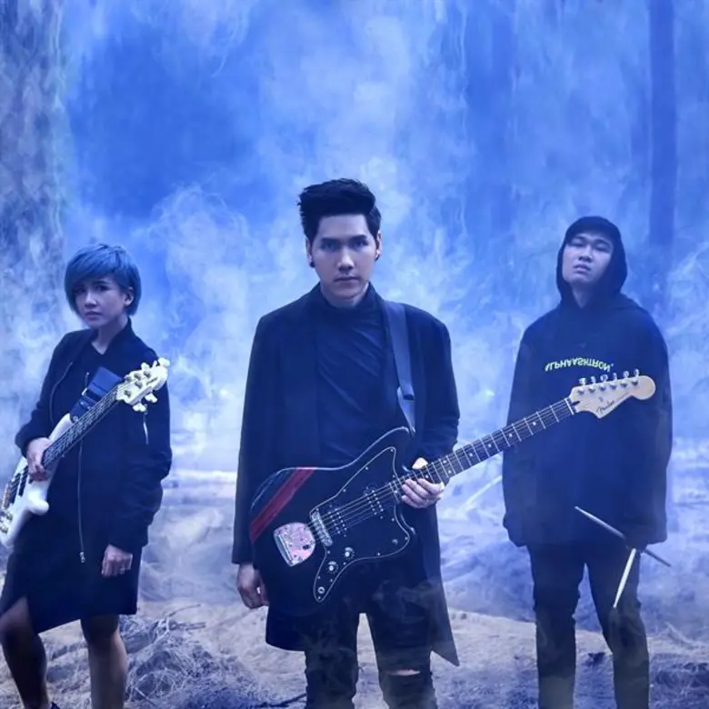 มิวซิกมูฟฯ ส่ง วงดนตรีหน้าใหม่ 'อินดิโก้’ ปล่อยเพลงซึ้ง 'ยังคง’ สไตล์อิเล็กทรอนิกส์ ป๊อบ – ร็อก