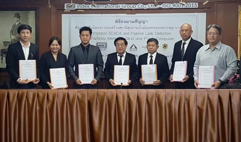 ชัยณรงค์ ณ ลำพูน (กลาง) ประธานเจ้าหน้าที่...