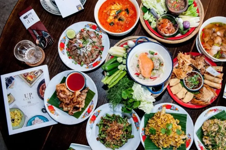 บัตรเครดิตกรุงศรี ซิกเนเจอร์ เปิดตัวหนังสือ 'UP TASTE’ เล่มที่ 2 ภายใต้ชื่อ “50 Thailand’s Signature Tastes by M.L. Parson Svasti” หนังสือรวบรวมร้านอาหารยอดนิยม 50 ร้านทั่วไทย พร้อมสิทธิประโยชน์พิเศษเพื่อสมาชิกบัตร