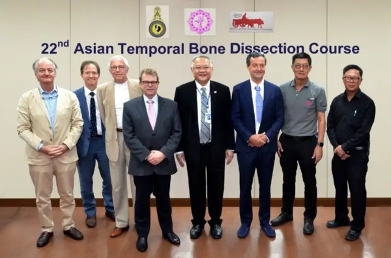 นายแพทย์มานัส โพธาภรณ์ ผู้อำนวยการโรงพยาบ...