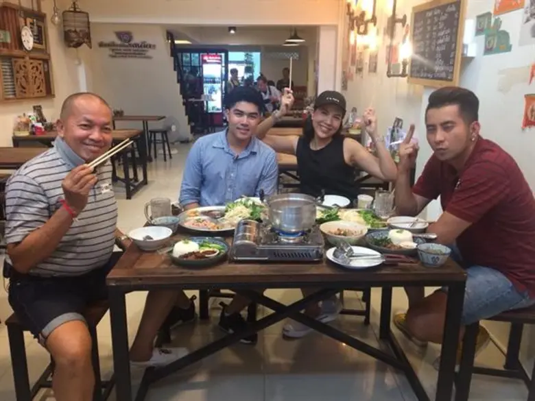 ทีวีไกด์: รายการ “ตลกแหลก” “บอล-ค่อม” ตระเวนหาของอร่อย คลุกเคล้าเสียงคลื่น ที่ “บางแสน” ติดตามได้ ใน “ตลกแหลก” อาทิตย์ที่ 19 พฤศจิกายน นี้