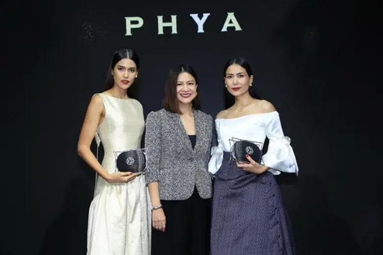 งดงามจับตาจริงๆ สำหรับงานแฟชั่นโชว์แบรนด์...