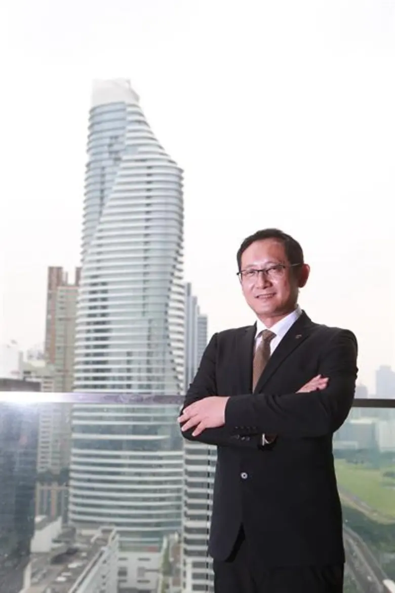 สร้างปรากฏการณ์ตื่นตาตื่นใจให้แก่วงการ ""...