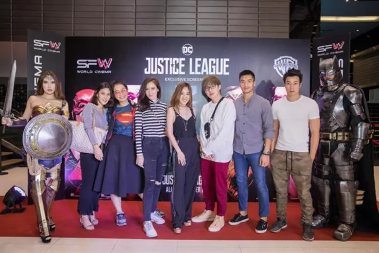 คอสเพลย์สุดอลังการ โรงหนัง เอส เอฟ จัดรอบพิเศษ “Justice League จัสติซ ลีก” เซเลบชื่อดังตบเท้าร่วมงานคับคั่ง