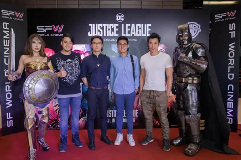 คอสเพลย์สุดอลังการ โรงหนัง เอส เอฟ จัดรอบพิเศษ “Justice League จัสติซ ลีก” เซเลบชื่อดังตบเท้าร่วมงานคับคั่ง