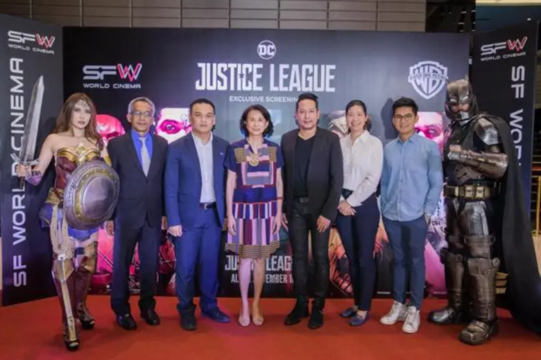คอสเพลย์สุดอลังการ โรงหนัง เอส เอฟ จัดรอบพิเศษ “Justice League จัสติซ ลีก” เซเลบชื่อดังตบเท้าร่วมงานคับคั่ง