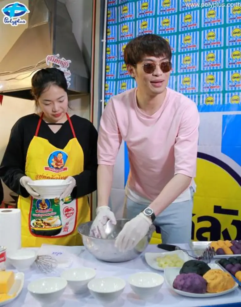 “ดีเจมะตูม” แซ่บตลาดแตก! สวมบทแม่ค้า “ไข่เต่าชีสเยิ้ม”