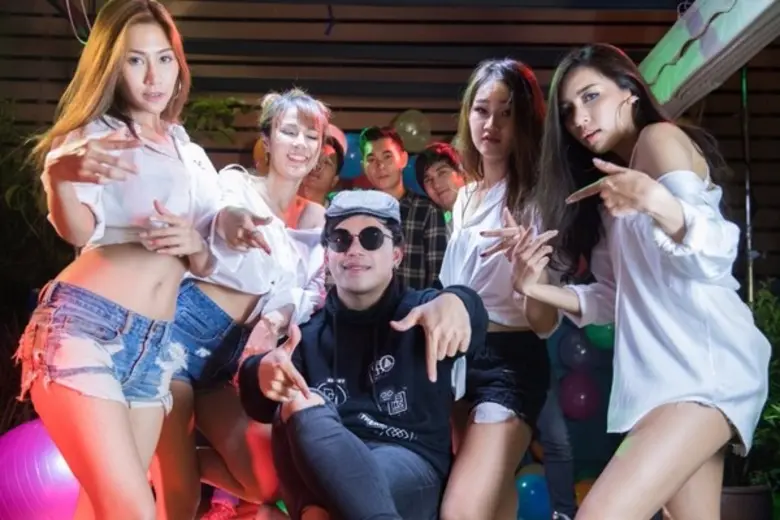 วงเฟลม สุดปลื้ม..คนโดนเท แรงทะลัก 2 สัปดาห์ 20 ล้านวิว!!