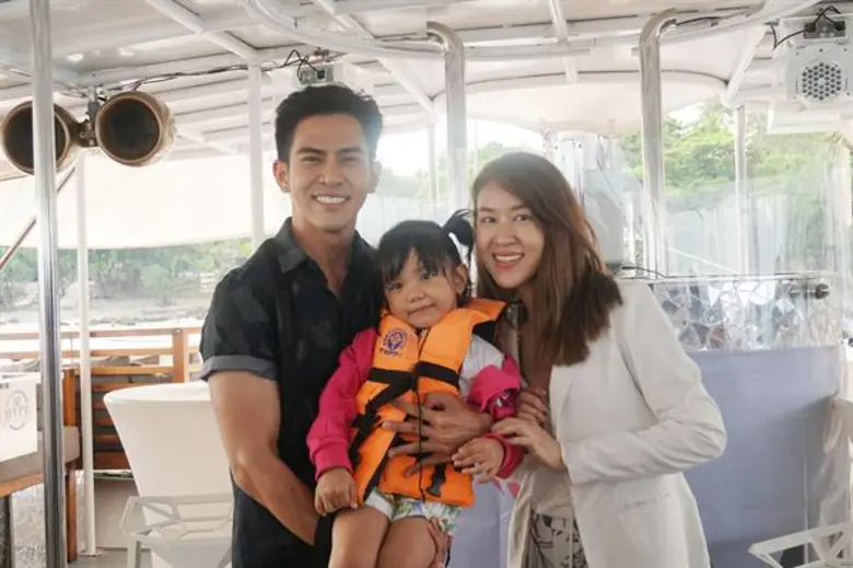 “เต้ย-เชียร์-การ์ตูน”พาฟินแบบเอ็กซ์คูลซีฟ "ชาเม่" จัดหนักพักสุดหรูล่องเรือยอร์ชกลางทะเล