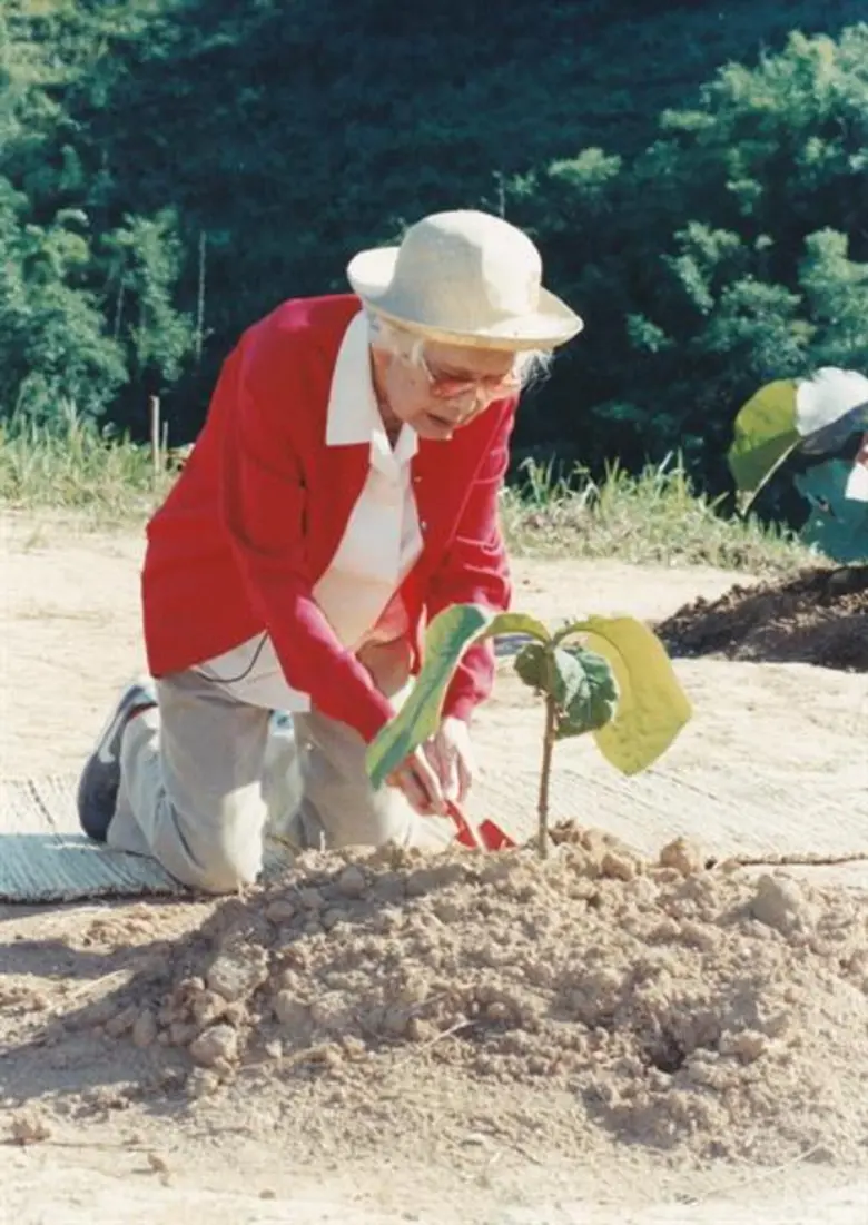 “คิดถึง...สมเด็จย่า” ครั้งที่ 20 “ปลูกป่า สร้างคน วิถีพอเพียง” น้อมนำพระราชดำริสมเด็จย่า สืบสานพระราชปณิธานพัฒนาชาติอย่างยั่งยืน