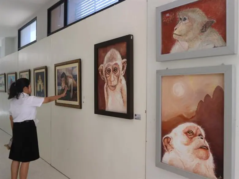 “แลศิลป์ ถิ่นละโว้” จากปากกา ยา น้ำชา กาแฟ สู่ศิลปะที่มากกว่าความงาม