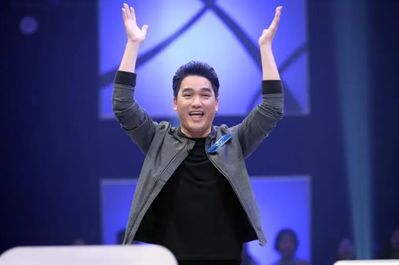 ทีวีไกด์: รายการ “ตกสิบหยิบล้าน” “เอ๊ะ – จิรากร” ตกที่นั่งลำบาก!!! ตกอยู่ในสถานการณ์ “จะบีบก็ตาย จะคายก็รอด” คาเวที “ตกสิบหยิบล้าน” เพราะฝีมือนักร้องรุ่นน้อง อย่าง “ดิม แทททู คัลเลอร์”