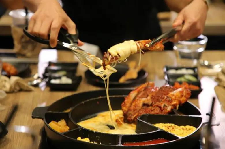 บิสซิเนส เทรนดี้ เขย่าวงการร้านอาหารเปิดตัว James Cheese ร้านดังสไตล์เกาหลี ครั้งแรกในประเทศไทย