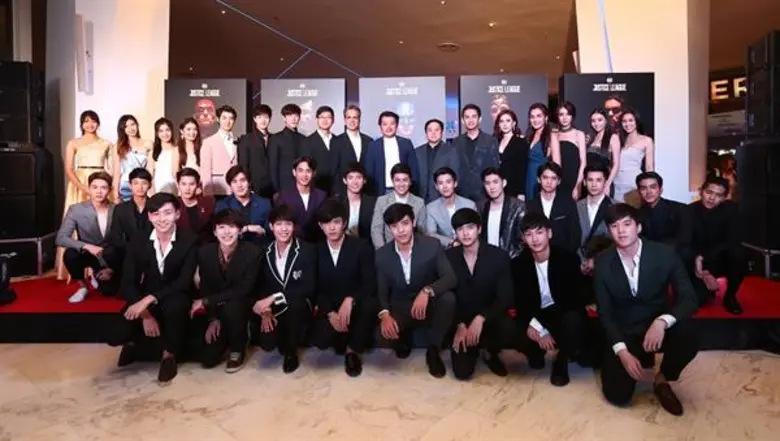 สุดอลังการเปิดตัวหนัง “Justice League” ดาราพาเหรดร่วมเดินพรมแดง ในงาน “Thailand Gala Premiere Justice League”