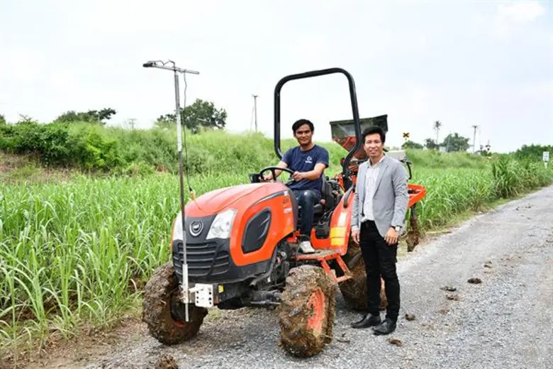 เครื่องใส่ปุ๋ยแบบแม่นยำในไร่อ้อยโดยเทคนิค...