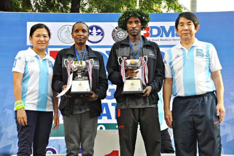 แพทย์หญิงปรมาภรณ์ ปราสาททองโอสถ ประธานคณะ...